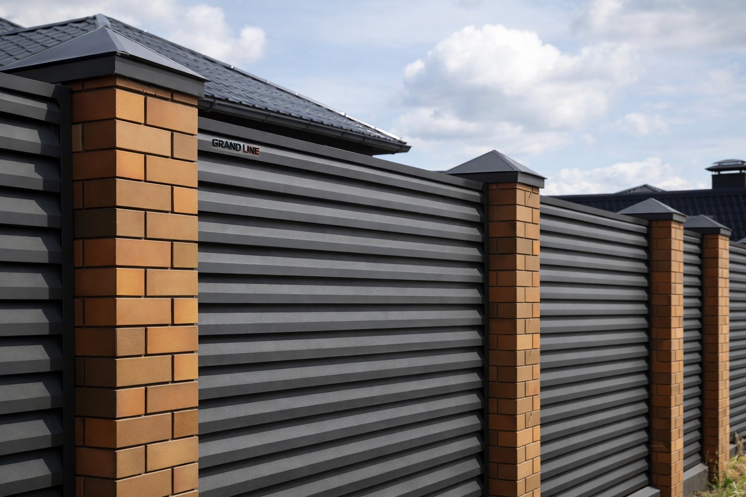 Металлическая декоративная накладка на столб